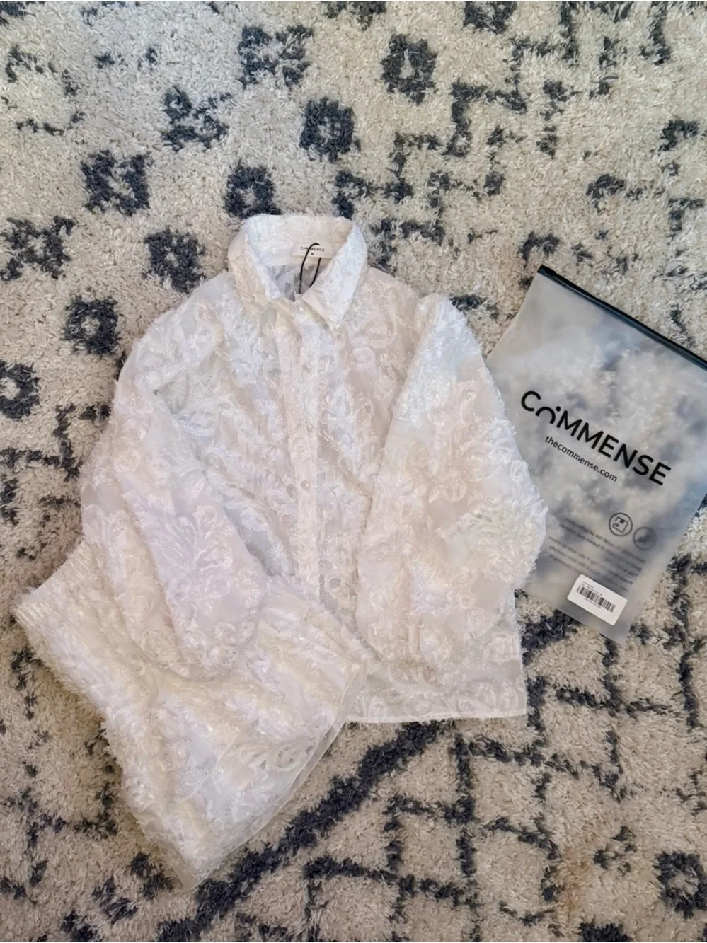 Commense White Sheer Floral Lace Blouse and Skort Set - Picture 4 of 5